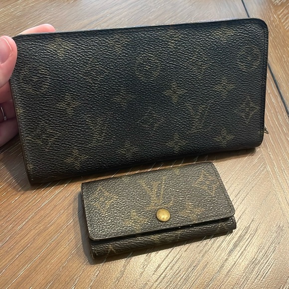 Louis Vuitton Handbags - LOUIS VUITTON - set of 2 wallets - zip monogram long wallet and key holder